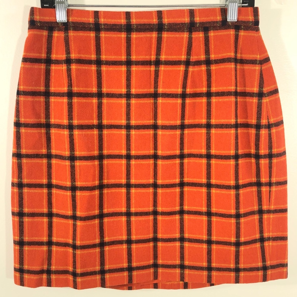 Chaus Sport 80% Wool 20% Polyester  Sz 14 Skirt.